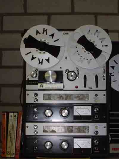 Akai M-8