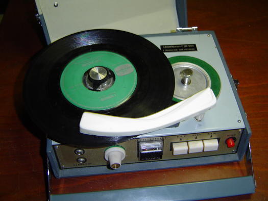 Crown  CTR-500  Met opmonteerbare arm voor LP's