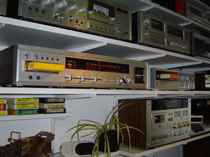 Overzichtsfoto  Cassette decks en 8 track spelers