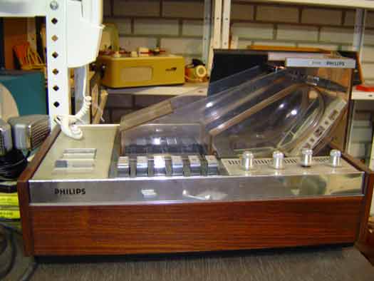 Philips  N 2401  Cassette Wisselaar voor 6 cassettes.